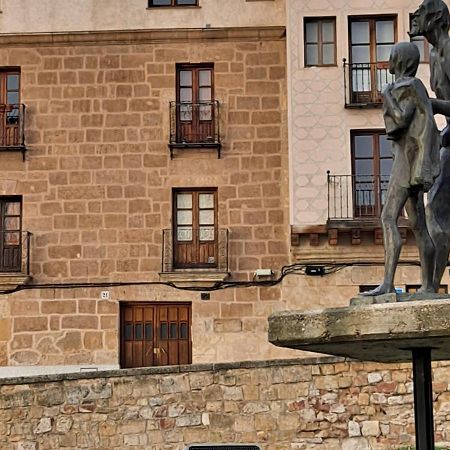 Domus Josefae-Apartamentos Turísticos Puerta de Aníbal Salamanca Exterior foto
