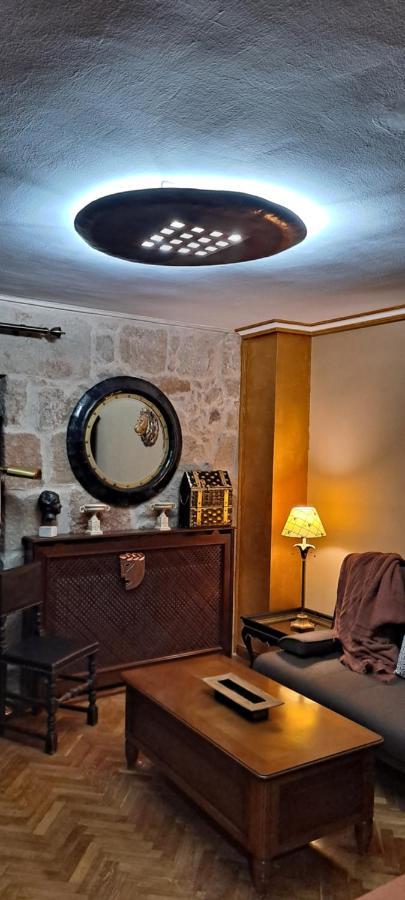 Domus Josefae-Apartamentos Turísticos Puerta de Aníbal Salamanca Exterior foto