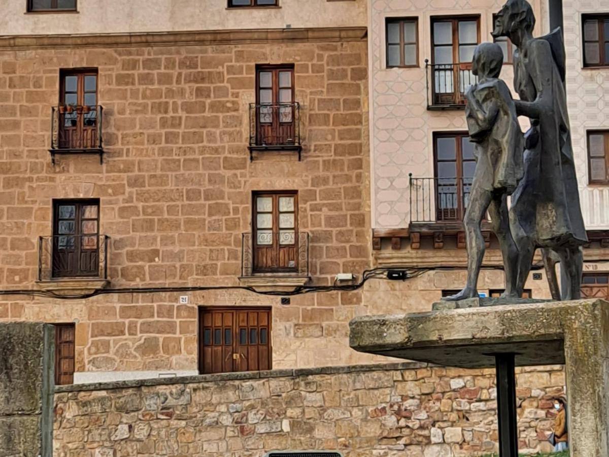 Domus Josefae-Apartamentos Turísticos Puerta de Aníbal Salamanca Exterior foto